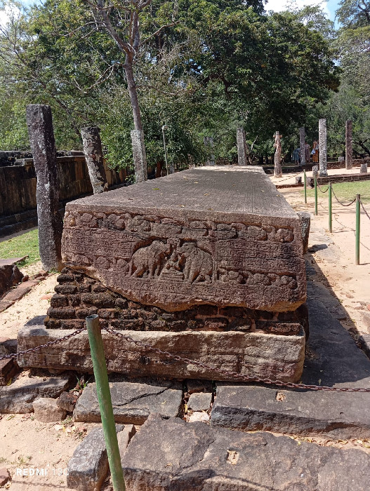 Galpotha Script Gal Potha stone inscriptions :: Polonnaruwa
